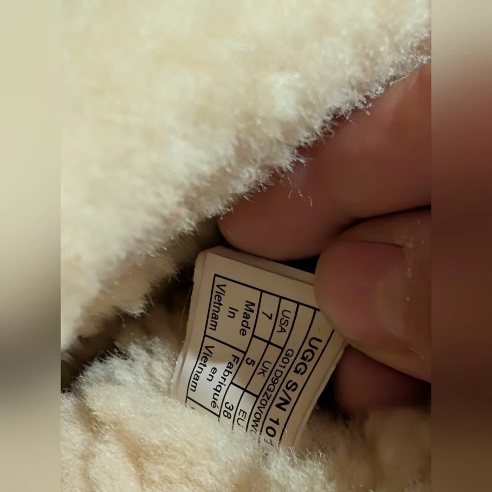 UGG Classic Short II